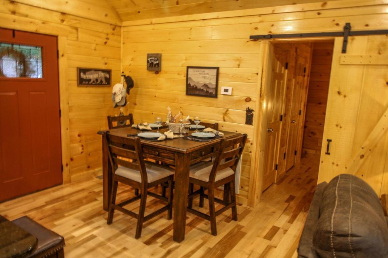 210 Cubs In The Treetops - Luxurious Cabin In جاتلينبرج المظهر الخارجي الصورة