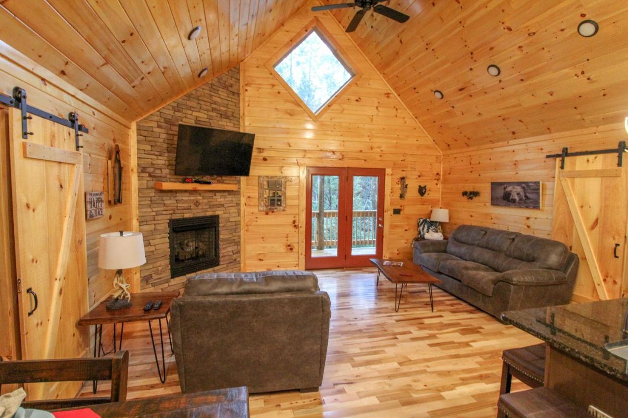 210 Cubs In The Treetops - Luxurious Cabin In جاتلينبرج المظهر الخارجي الصورة